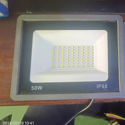 10W থেকে 200W 3 বছর ওয়ারেন্টি সহজ নকশা জলরোধী LED স্পট হালকা Yard বাগান বা পার্ক জন্য