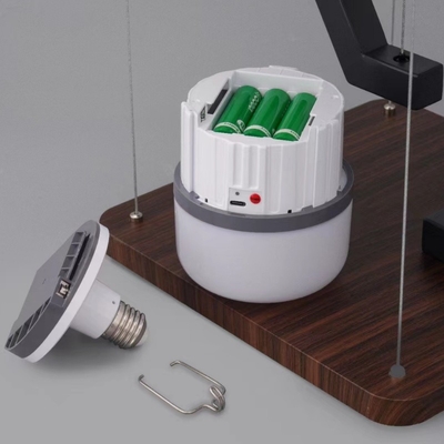 বহনযোগ্য 30W 50W উচ্চ ক্ষমতা LED জরুরী বাল্ব বহিরঙ্গন ব্যবহারের জন্য দীর্ঘ জরুরী সময় 5 ঘন্টা