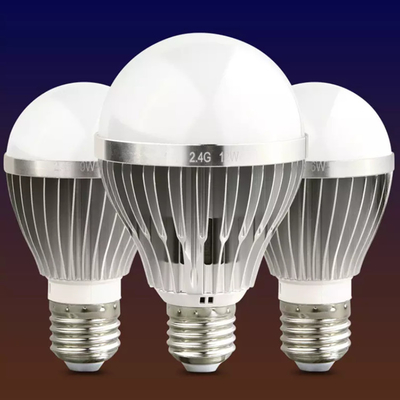 দূরবর্তী Ac175v সহ অ্যালুমিনিয়াম হাউজিং পিসি হাউজিং স্মার্ট বাল্ব